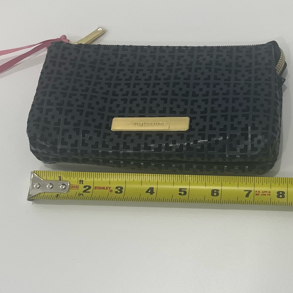 ITSJUDYTIME Navy Textured Cosmetic Bag with Gold Hardware - Picture 5 of 6